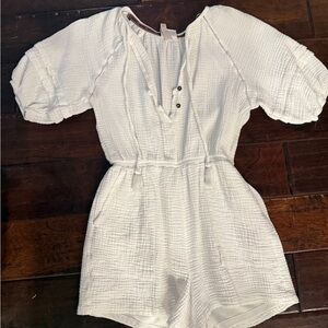 Knox Rose Women's White Keyhole Neck Tie Half Sleeve Gauze Romper